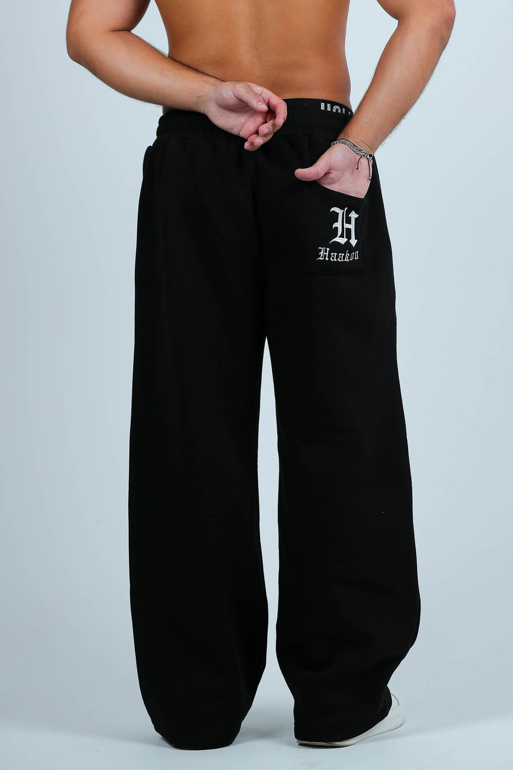 THE GOTHIC SWEATPANTS