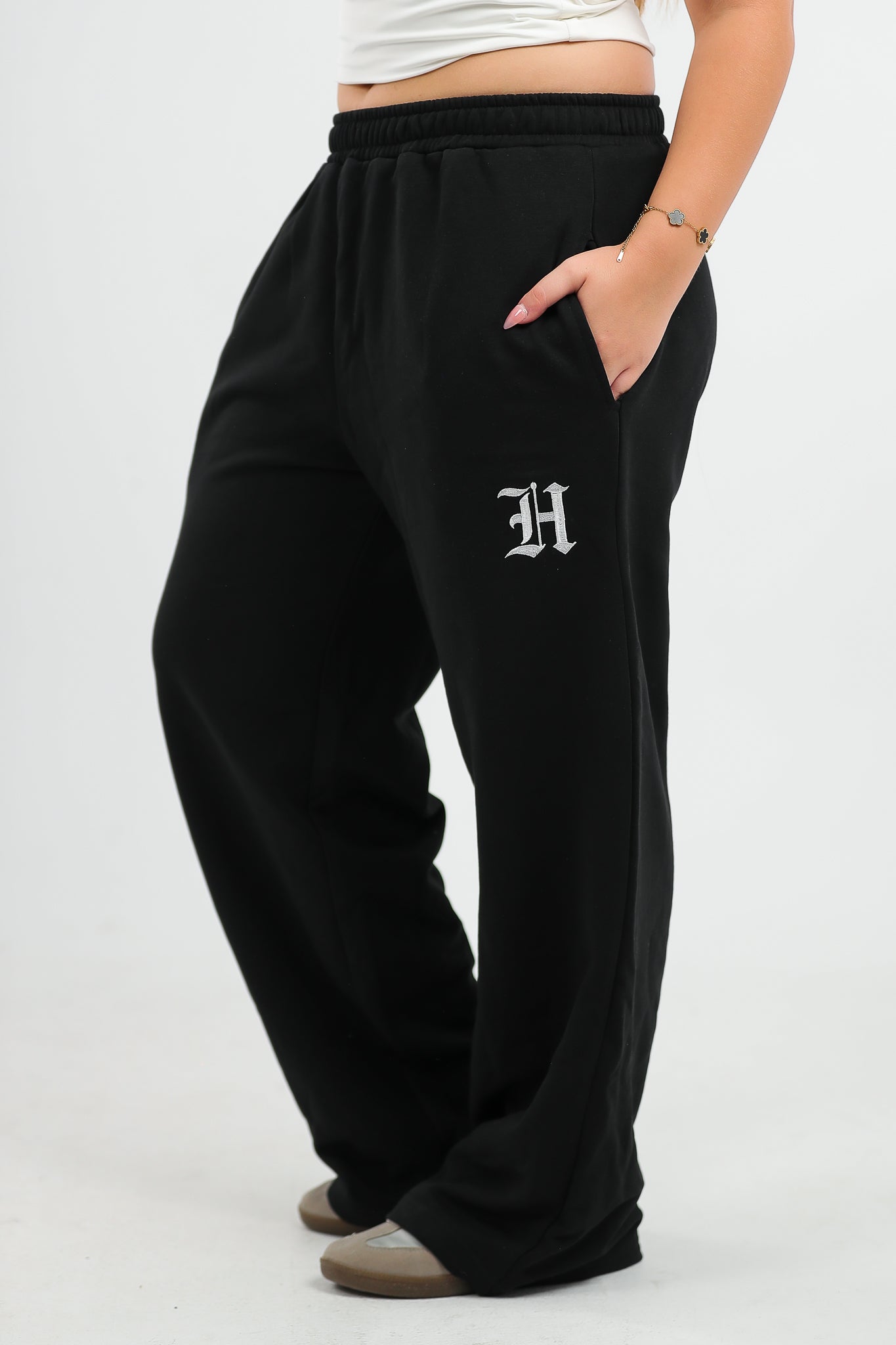 GOTHIC BLACK SWEATPANTS
