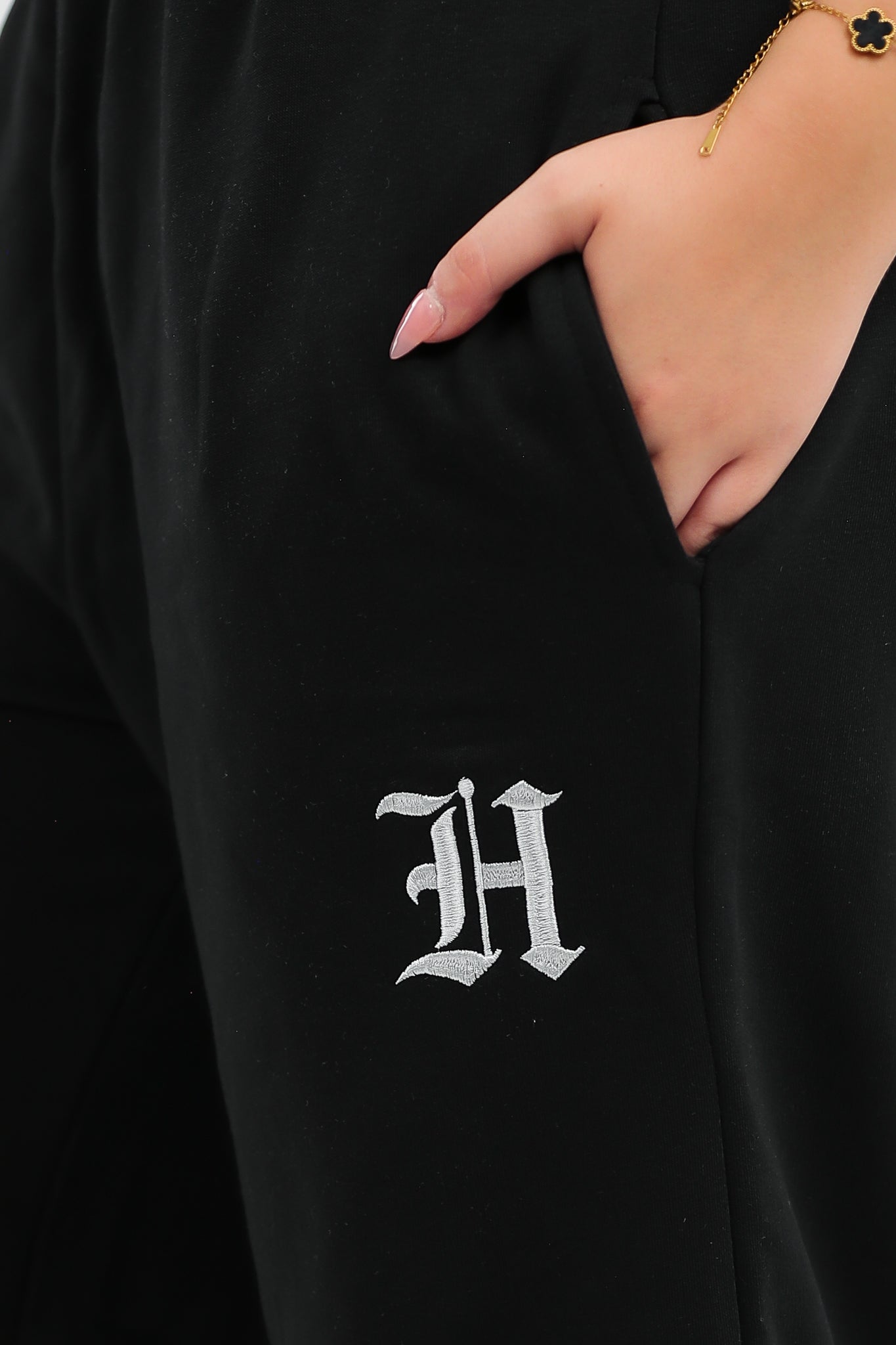 GOTHIC BLACK SWEATPANTS