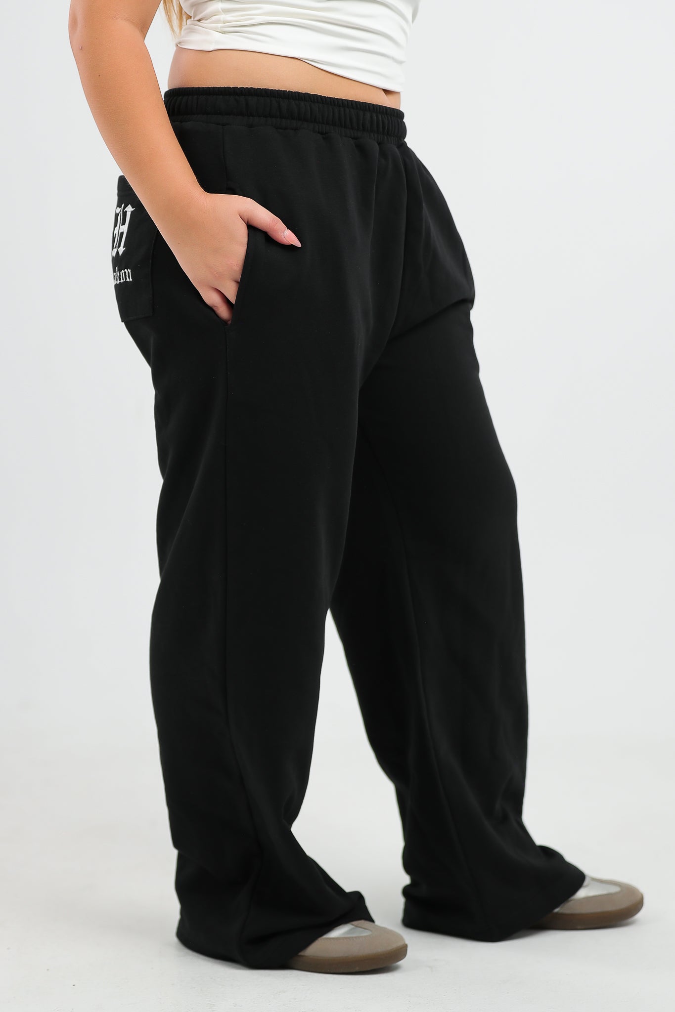 GOTHIC BLACK SWEATPANTS