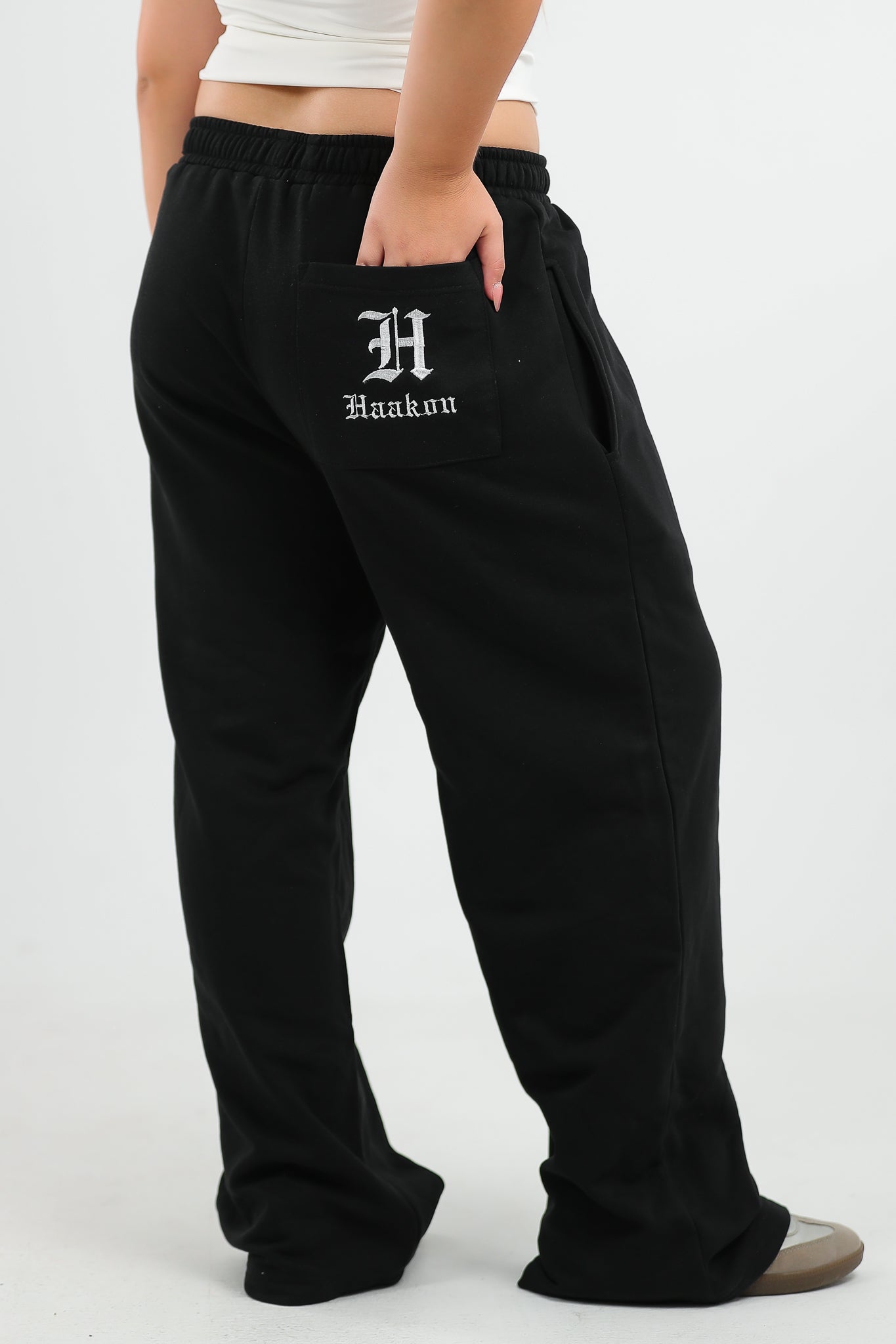 GOTHIC BLACK SWEATPANTS