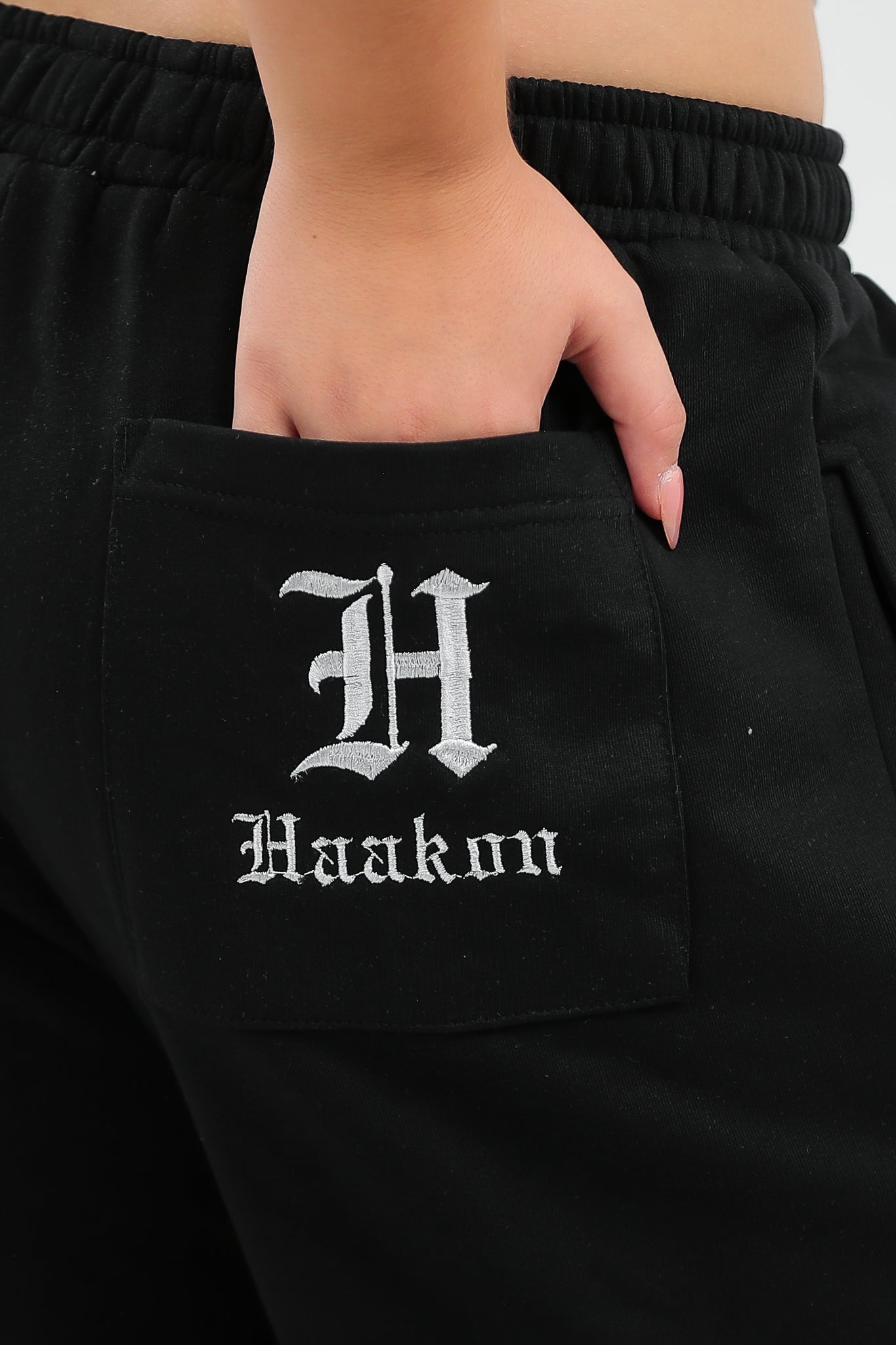 GOTHIC BLACK SWEATPANTS