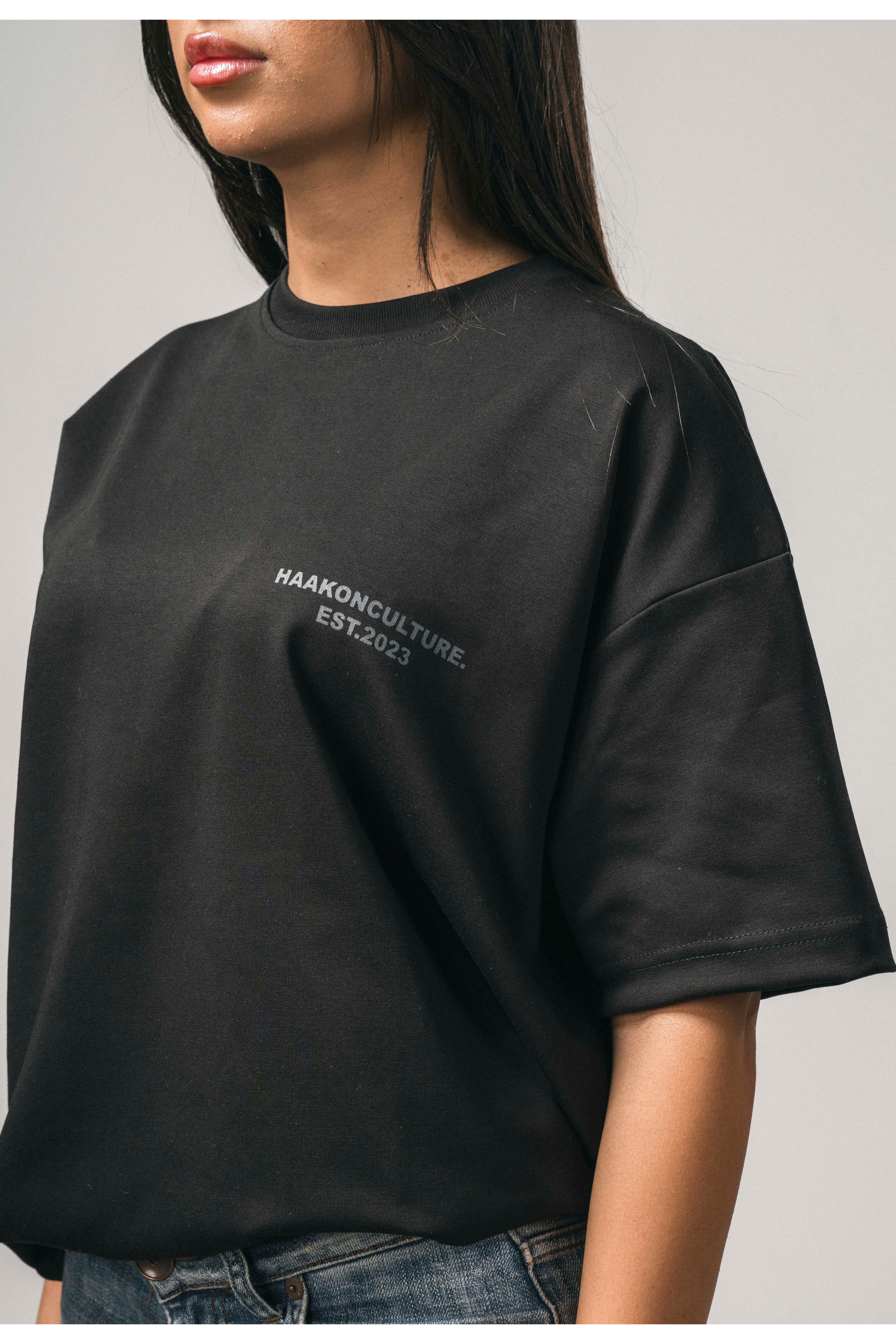 "BASIC"BLACK TEE