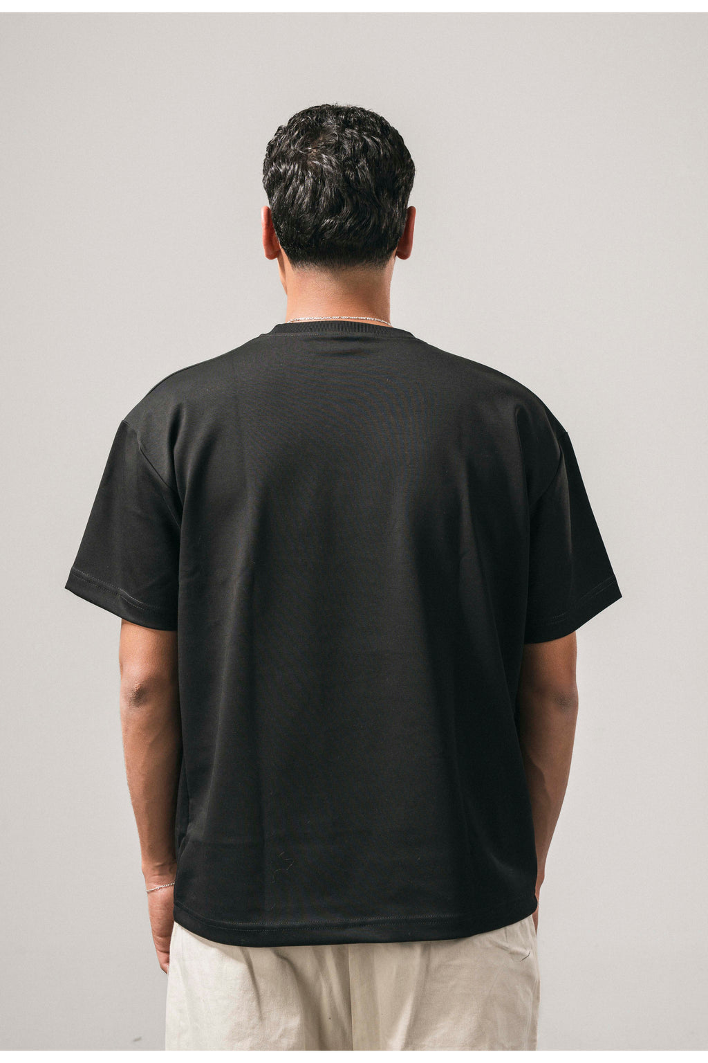 "BASIC"BLACK TEE
