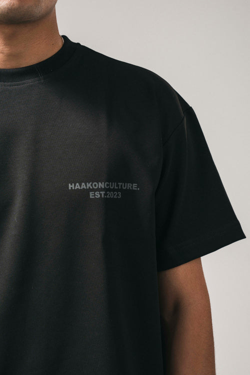 "BASIC"BLACK TEE